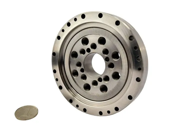 Precision crossed roller bearings